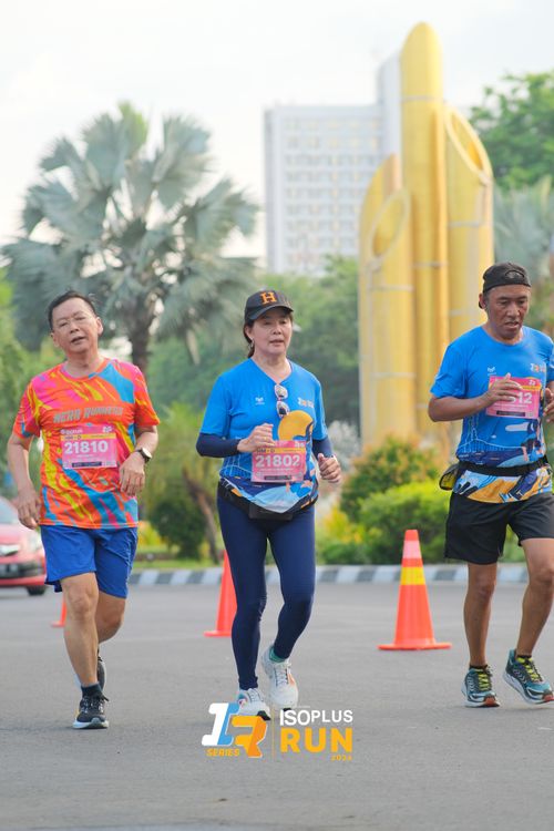Race photo from Isoplus Run 2024 Surabaya