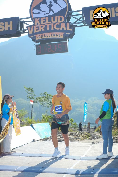 Race photo from Kelud Vertical Challenge 2024