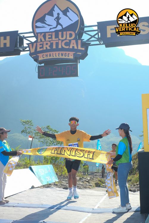 Race photo from Kelud Vertical Challenge 2024