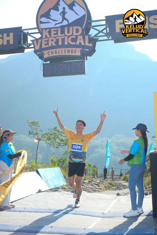 Race photo from Kelud Vertical Challenge 2024
