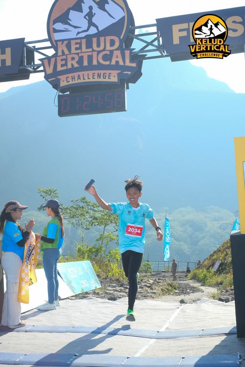 Race photo from Kelud Vertical Challenge 2024