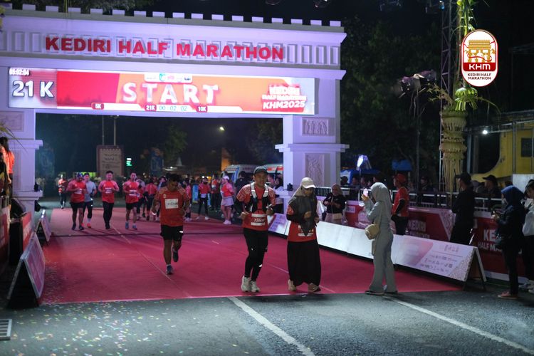 Race photo from Kediri Half Marathon 2025