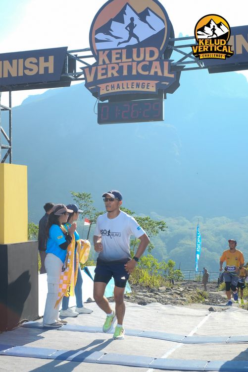 Race photo from Kelud Vertical Challenge 2024