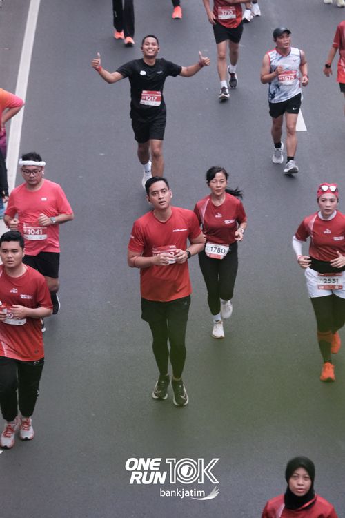 Race photo from ONE RUN 10 K