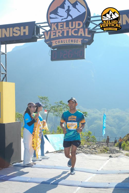 Race photo from Kelud Vertical Challenge 2024