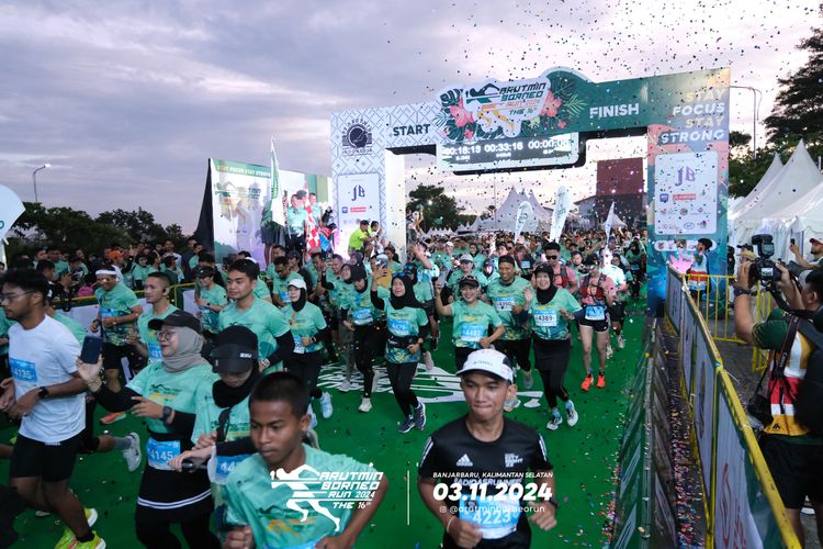 Race photo from Arutmin Borneo Run 2024