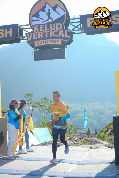 Race photo from Kelud Vertical Challenge 2024