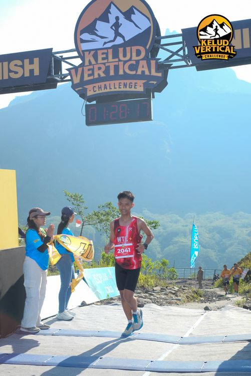 Race photo from Kelud Vertical Challenge 2024