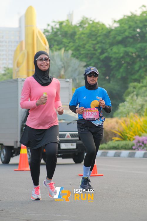 Race photo from Isoplus Run 2024 Surabaya