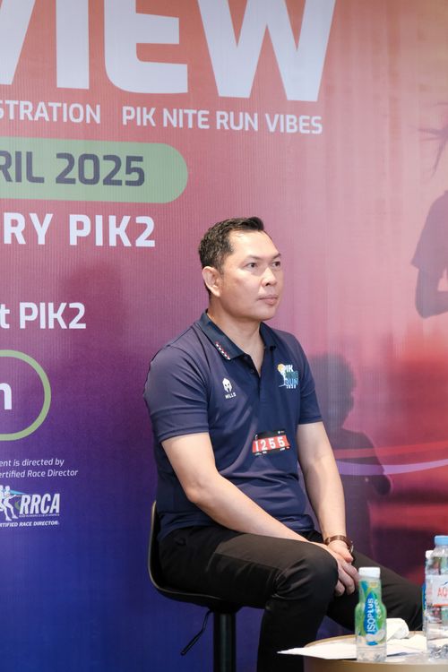 Race photo from PIK NITE RUN VIBES