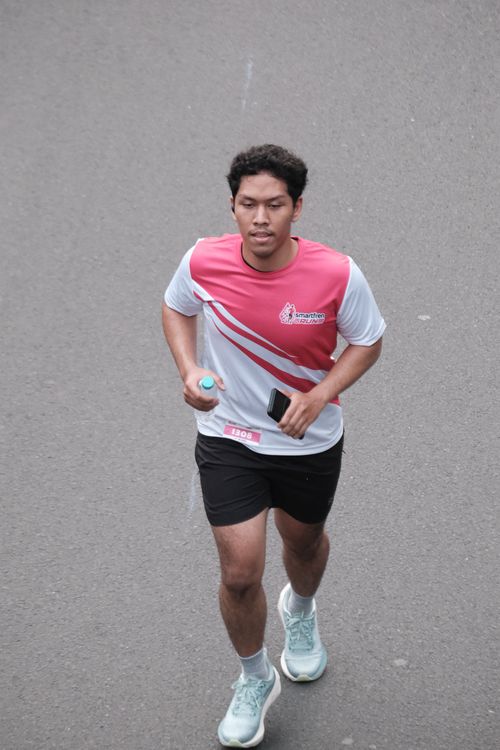 Race photo from Smartfren Run 2024 Vibes