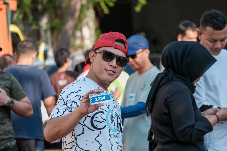 Race photo from Shake Out Run Jabar 10K