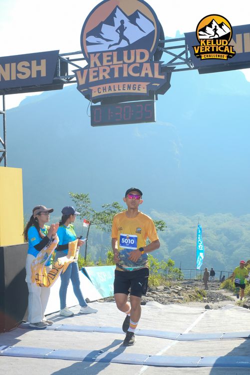 Race photo from Kelud Vertical Challenge 2024
