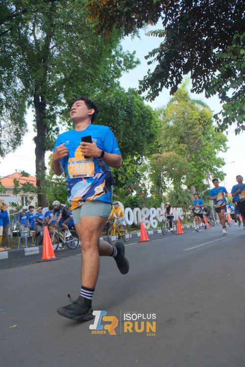 Race photo from Isoplus Run 2024 Surabaya
