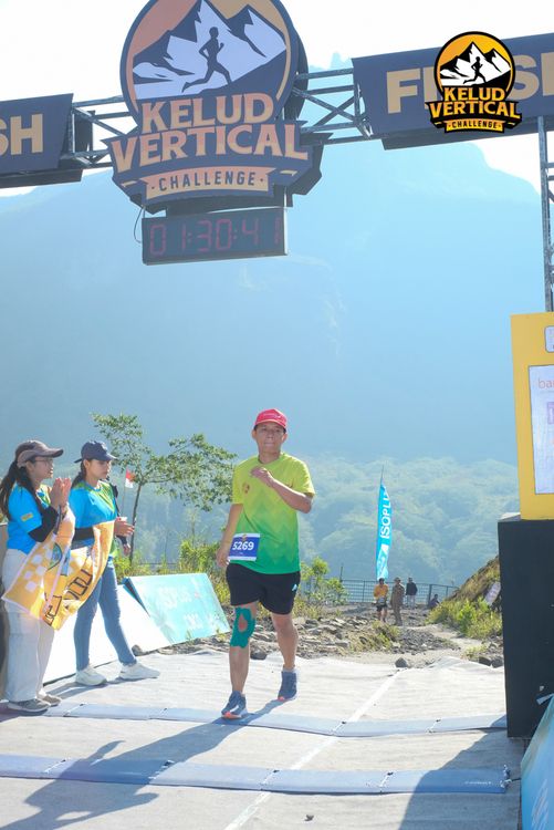 Race photo from Kelud Vertical Challenge 2024