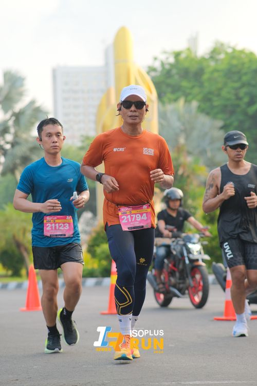 Race photo from Isoplus Run 2024 Surabaya