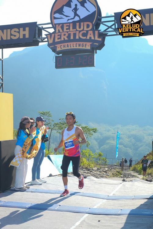 Race photo from Kelud Vertical Challenge 2024