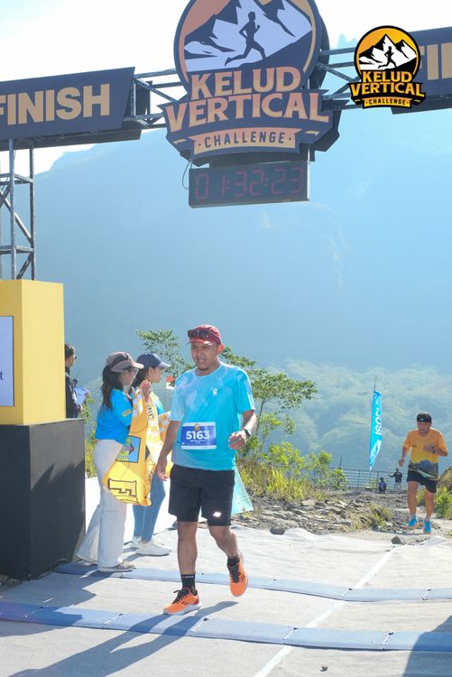 Race photo from Kelud Vertical Challenge 2024