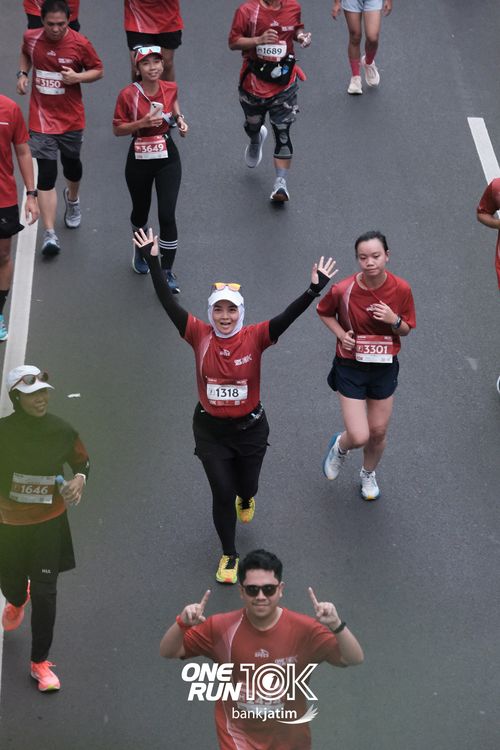 Race photo from ONE RUN 10 K