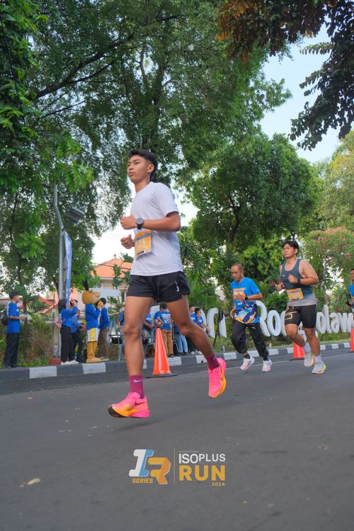 Race photo from Isoplus Run 2024 Surabaya