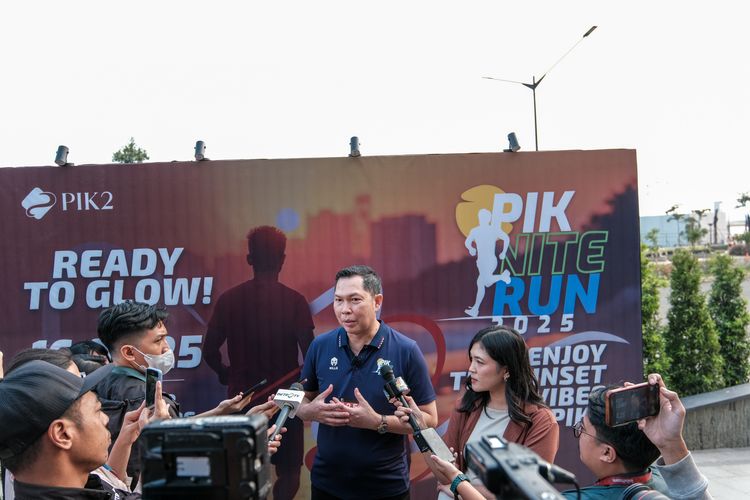 Race photo from PIK NITE RUN VIBES