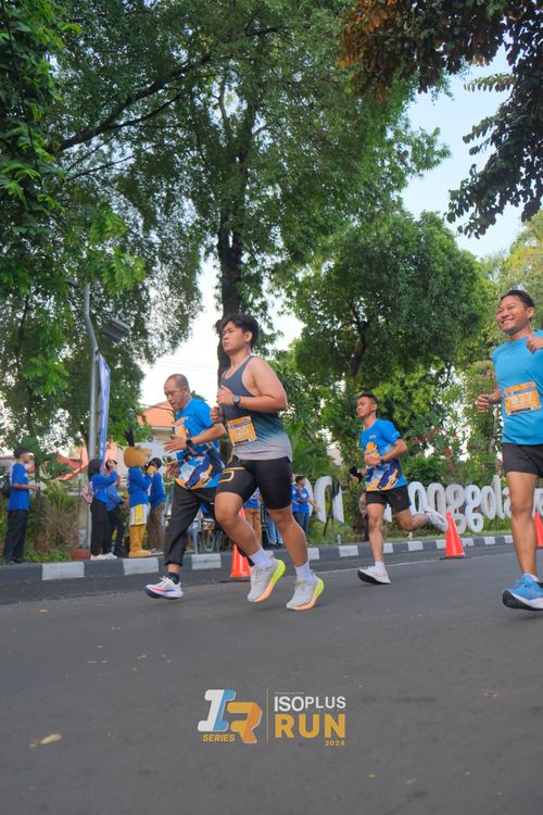 Race photo from Isoplus Run 2024 Surabaya