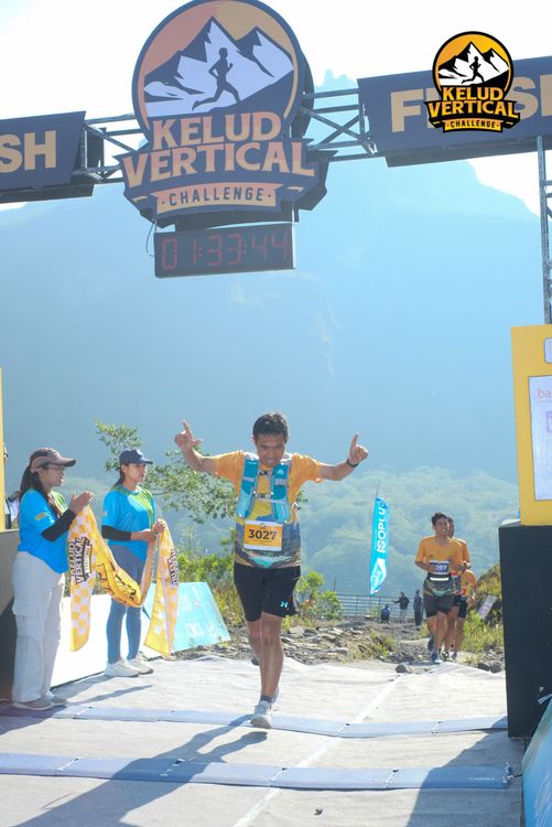 Race photo from Kelud Vertical Challenge 2024