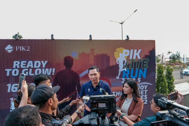 Race photo from PIK NITE RUN VIBES