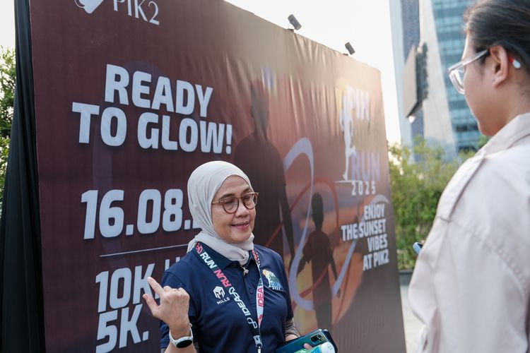 Race photo from PIK NITE RUN VIBES