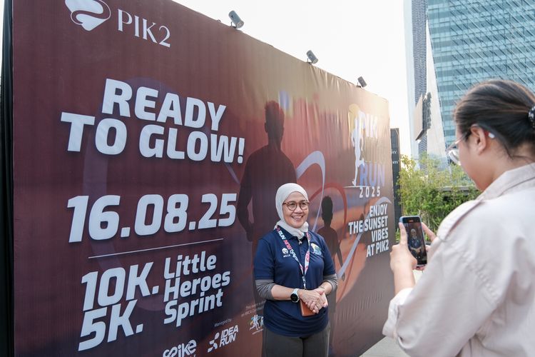 Race photo from PIK NITE RUN VIBES