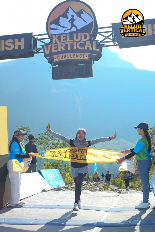 Race photo from Kelud Vertical Challenge 2024