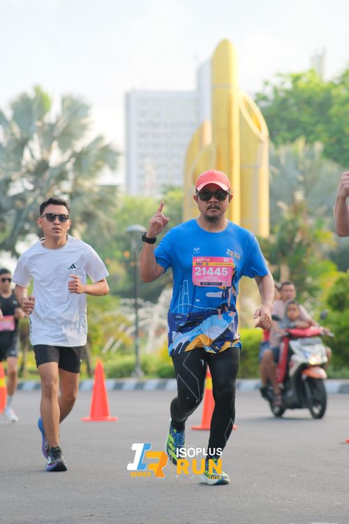 Race photo from Isoplus Run 2024 Surabaya