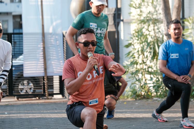 Race photo from Shake Out Run Jabar 10K