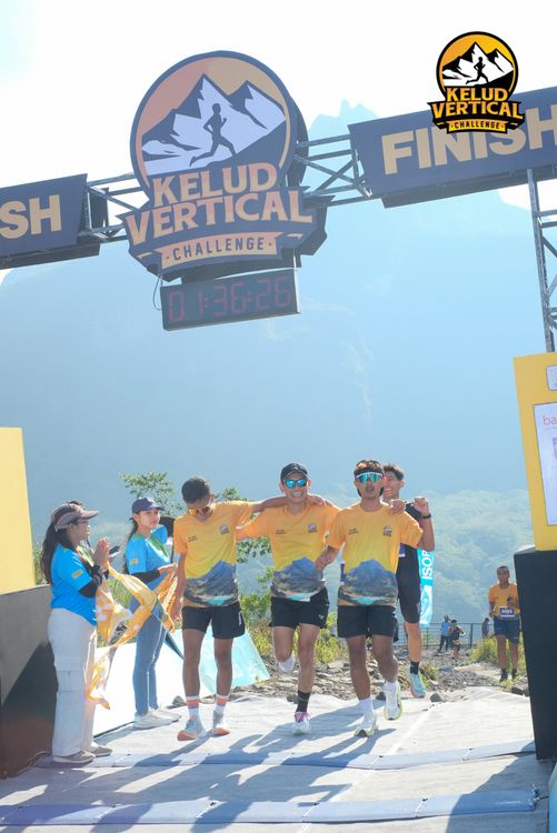 Race photo from Kelud Vertical Challenge 2024
