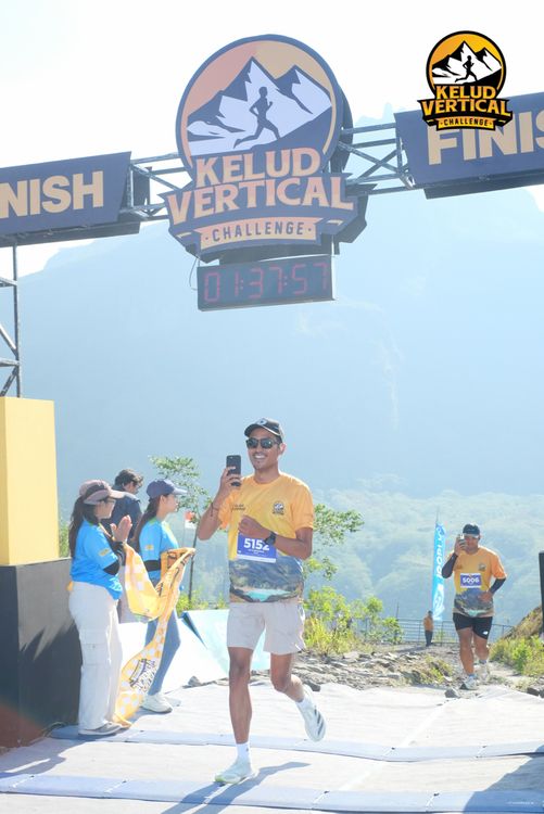 Race photo from Kelud Vertical Challenge 2024