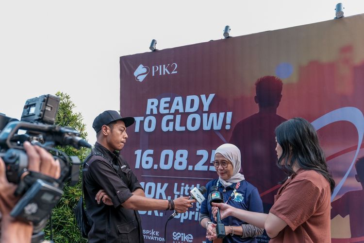 Race photo from PIK NITE RUN VIBES