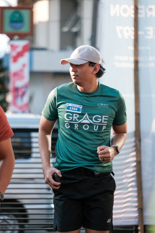 Race photo from Shake Out Run Jabar 10K