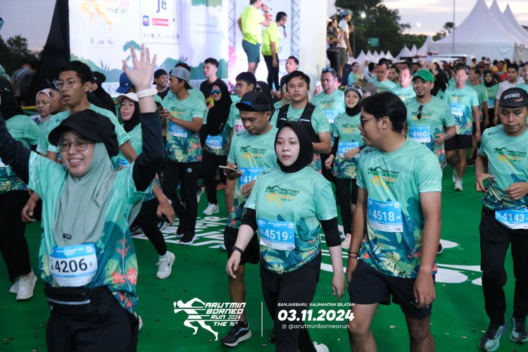 Race photo from Arutmin Borneo Run 2024