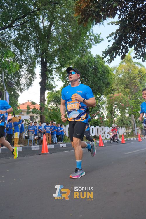 Race photo from Isoplus Run 2024 Surabaya