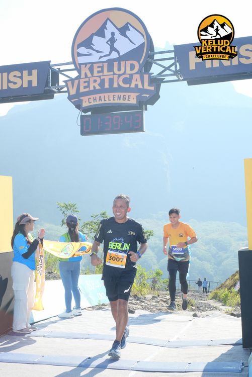 Race photo from Kelud Vertical Challenge 2024