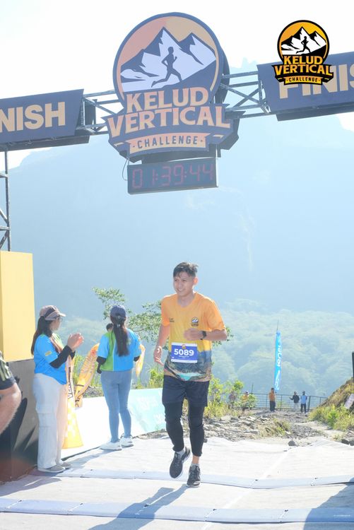 Race photo from Kelud Vertical Challenge 2024