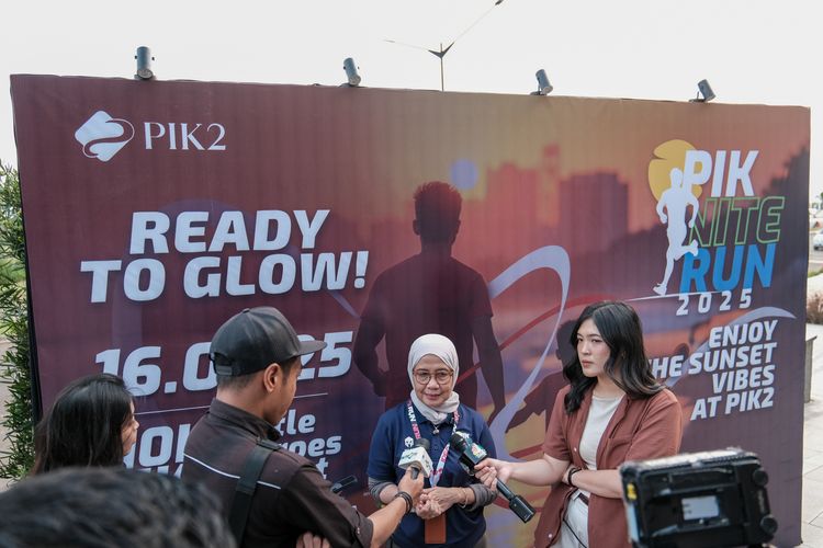 Race photo from PIK NITE RUN VIBES