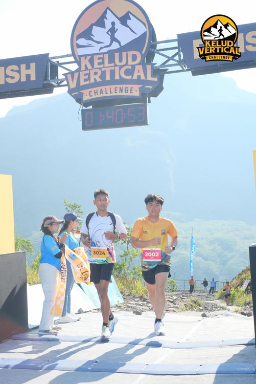 Race photo from Kelud Vertical Challenge 2024
