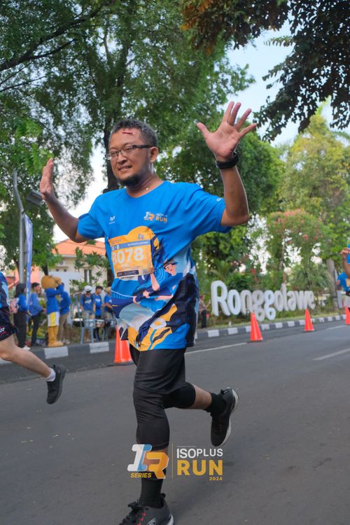 Race photo from Isoplus Run 2024 Surabaya