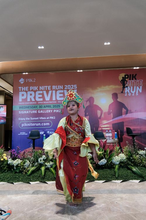 Race photo from PIK NITE RUN VIBES