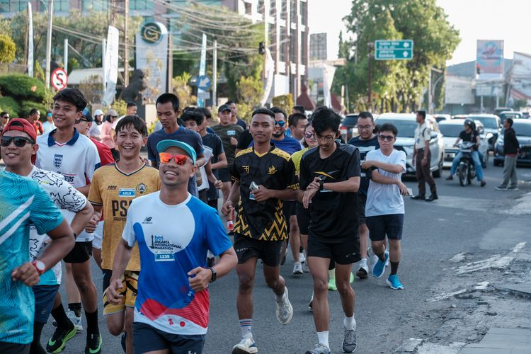 Race photo from Shake Out Run Jabar 10K