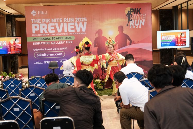Race photo from PIK NITE RUN VIBES