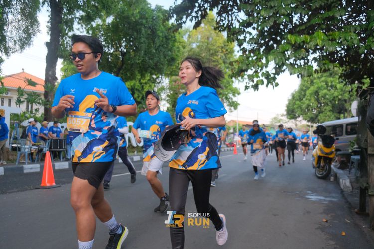Race photo from Isoplus Run 2024 Surabaya