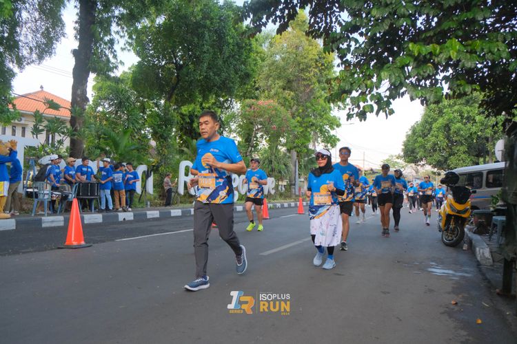 Race photo from Isoplus Run 2024 Surabaya