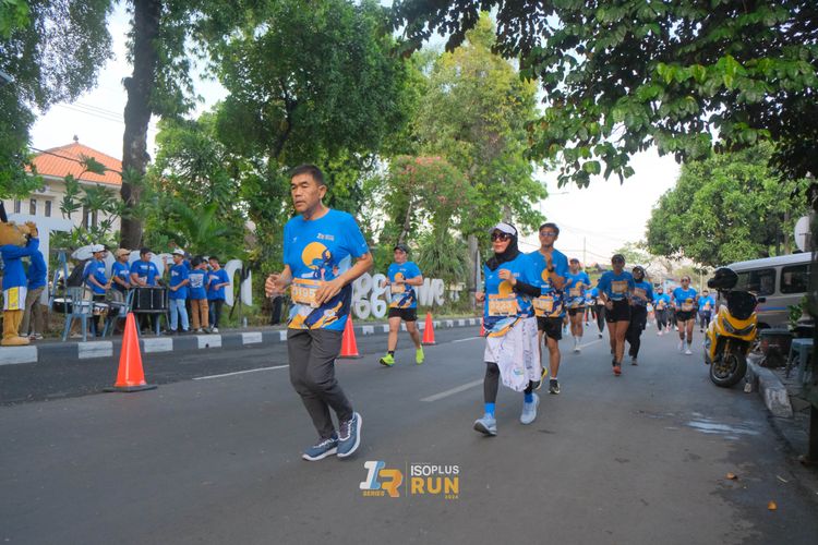 Race photo from Isoplus Run 2024 Surabaya